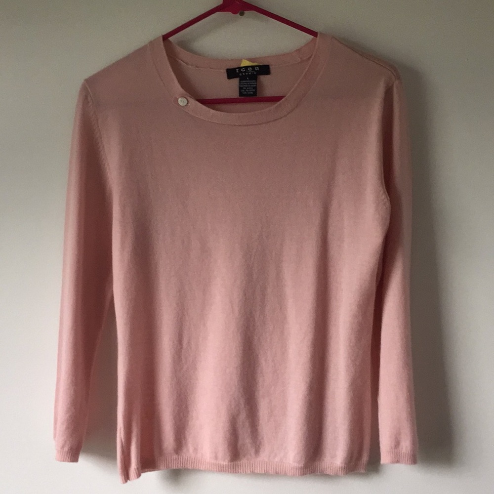 Pink ICON Cashmere sweater crew neck with button